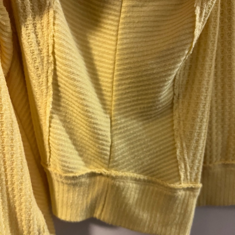 WE THE FREE YELLOW TOP (SMALL) - Picture 5 of 7